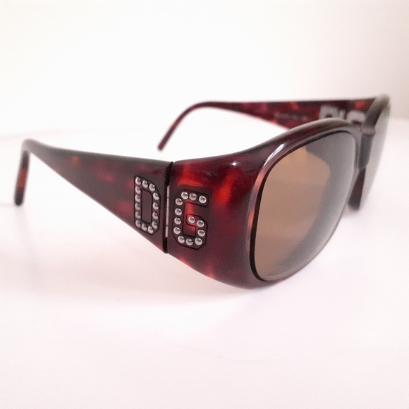 Dolce & Gabbana Tortoise Sunglasses with Signature Coach Case - Picture 2 of 11